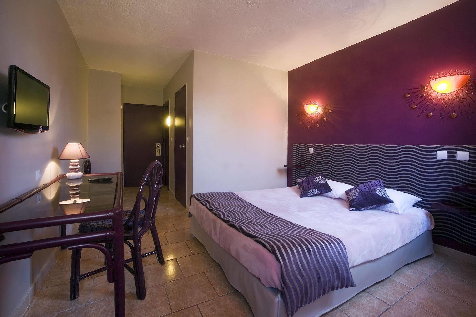 Hotel Tropic
